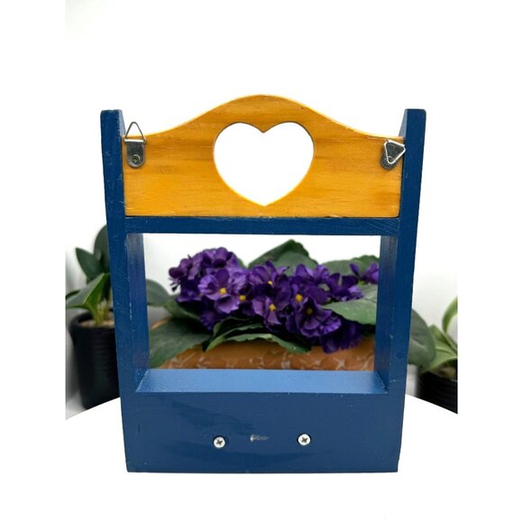 Mini Heart Cutout Wooden Wall Shelf With Pegs - Picture 2 of 8